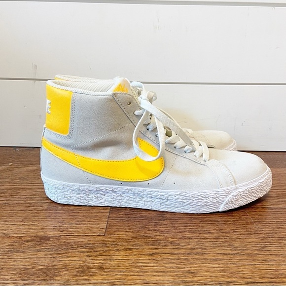 Nike | Men’s SB Blazer Mid Summit White/Laser Orange High Top Sneakers Size 8 - Picture 2 of 12